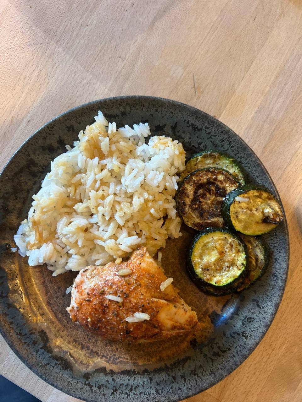 1/2 chicken breast, white rice, grilled zucchini