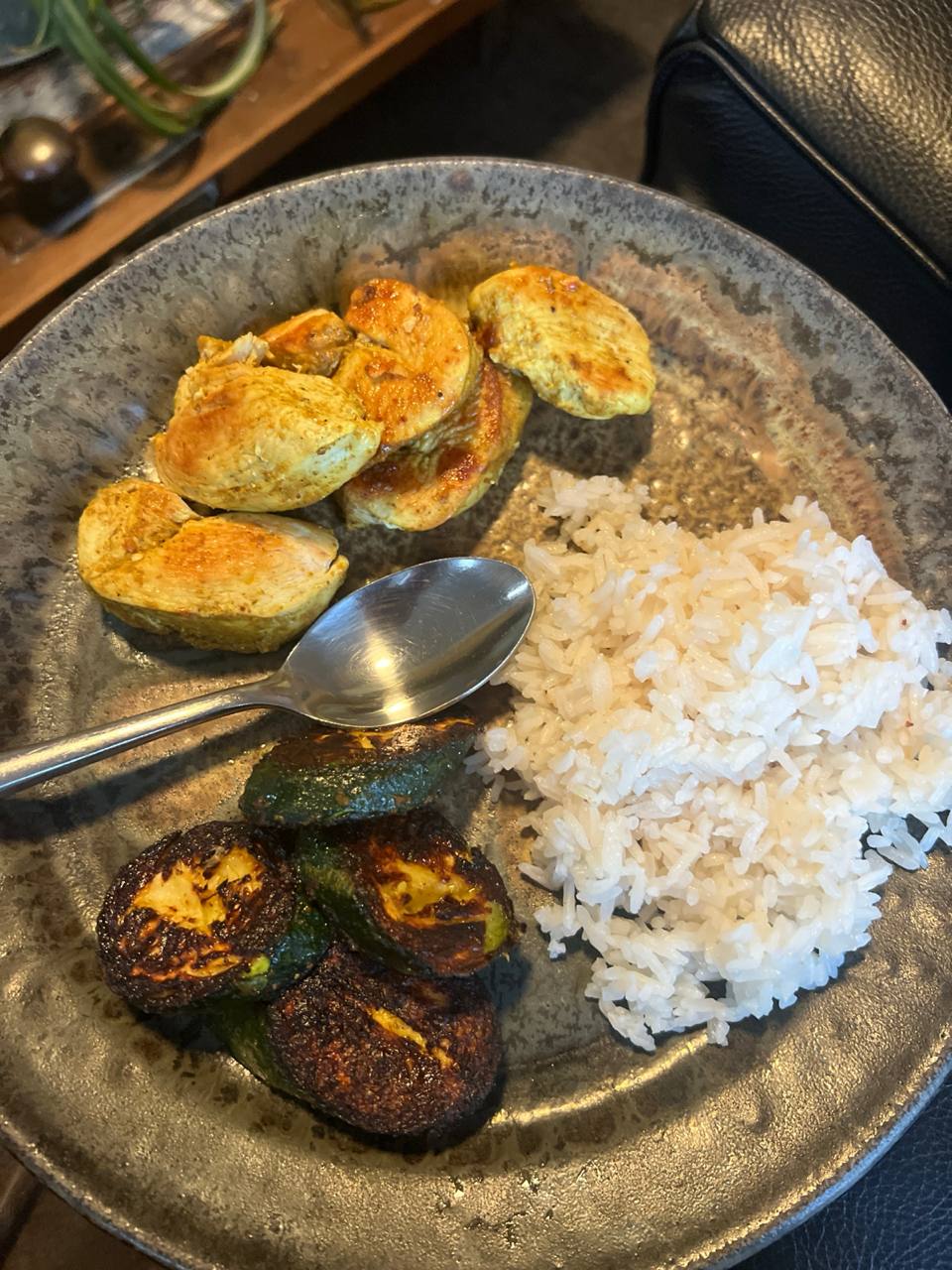 160g chicken breast, 110g cooked rice, 75g grilled zucchini