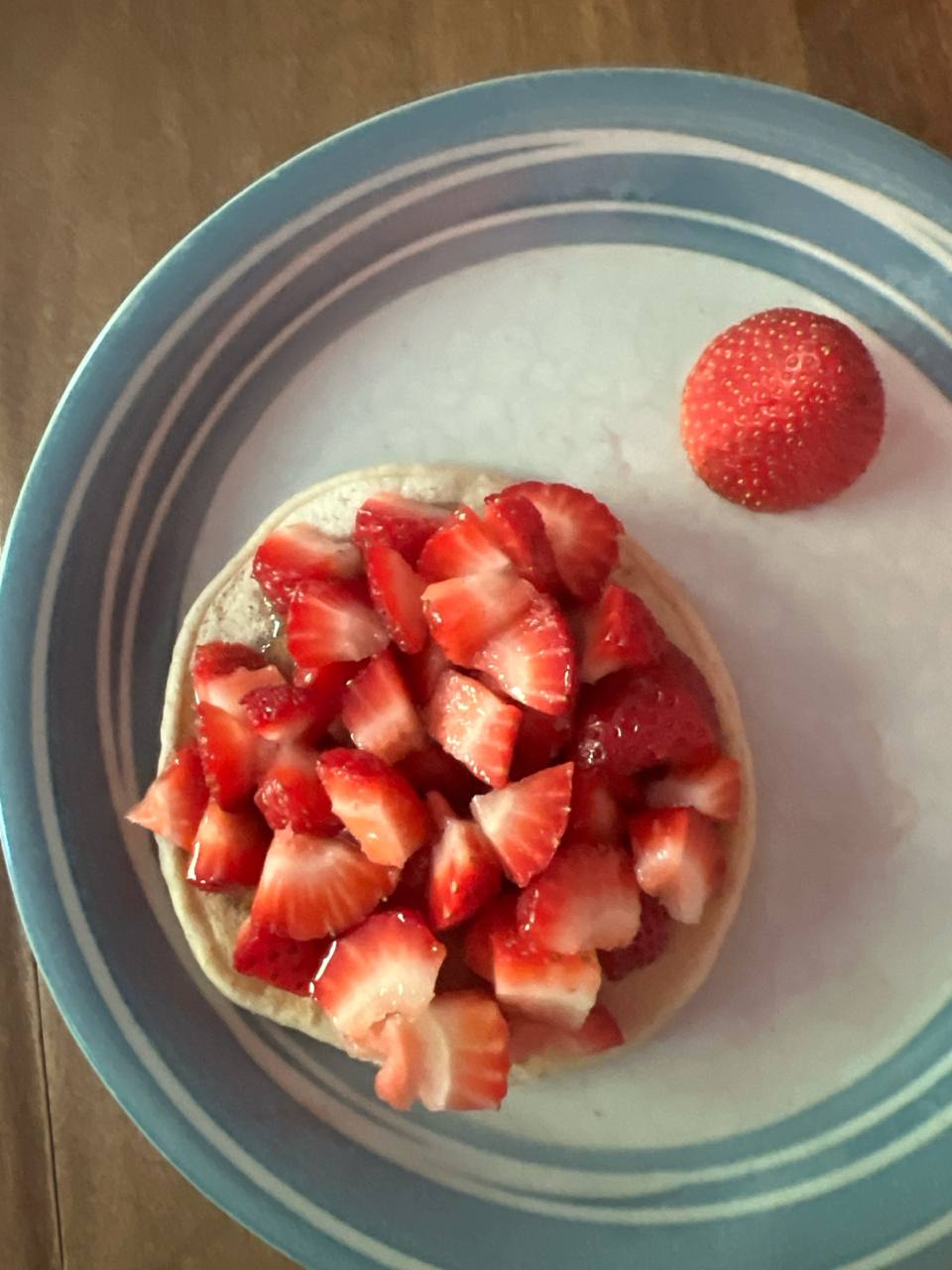 Pancake, Maple syrup, Strawberries